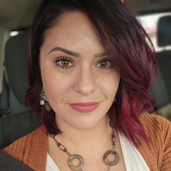 Meet your Posher, Jessica - Picture 1 of 1